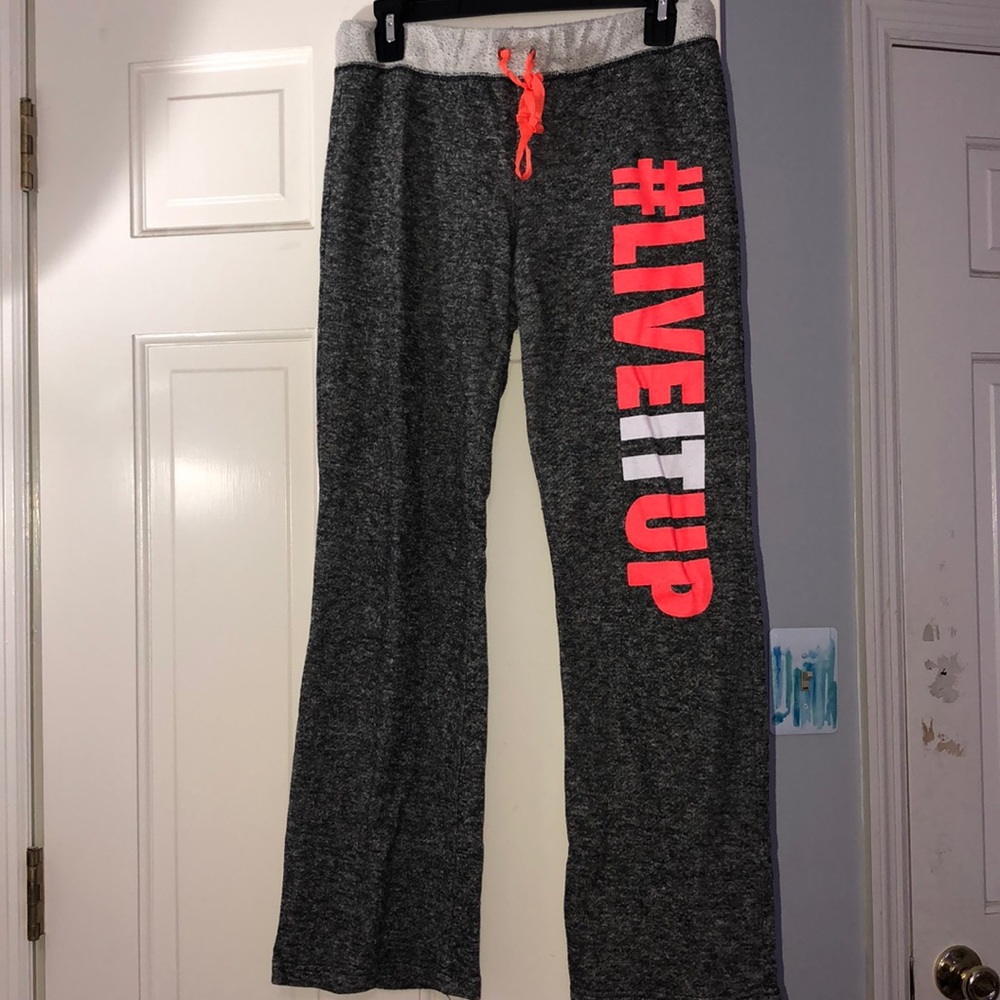 gray sweatpants